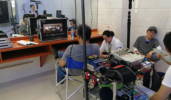 盲人足球队现场拍摄（海经院模拟机舱拍摄）